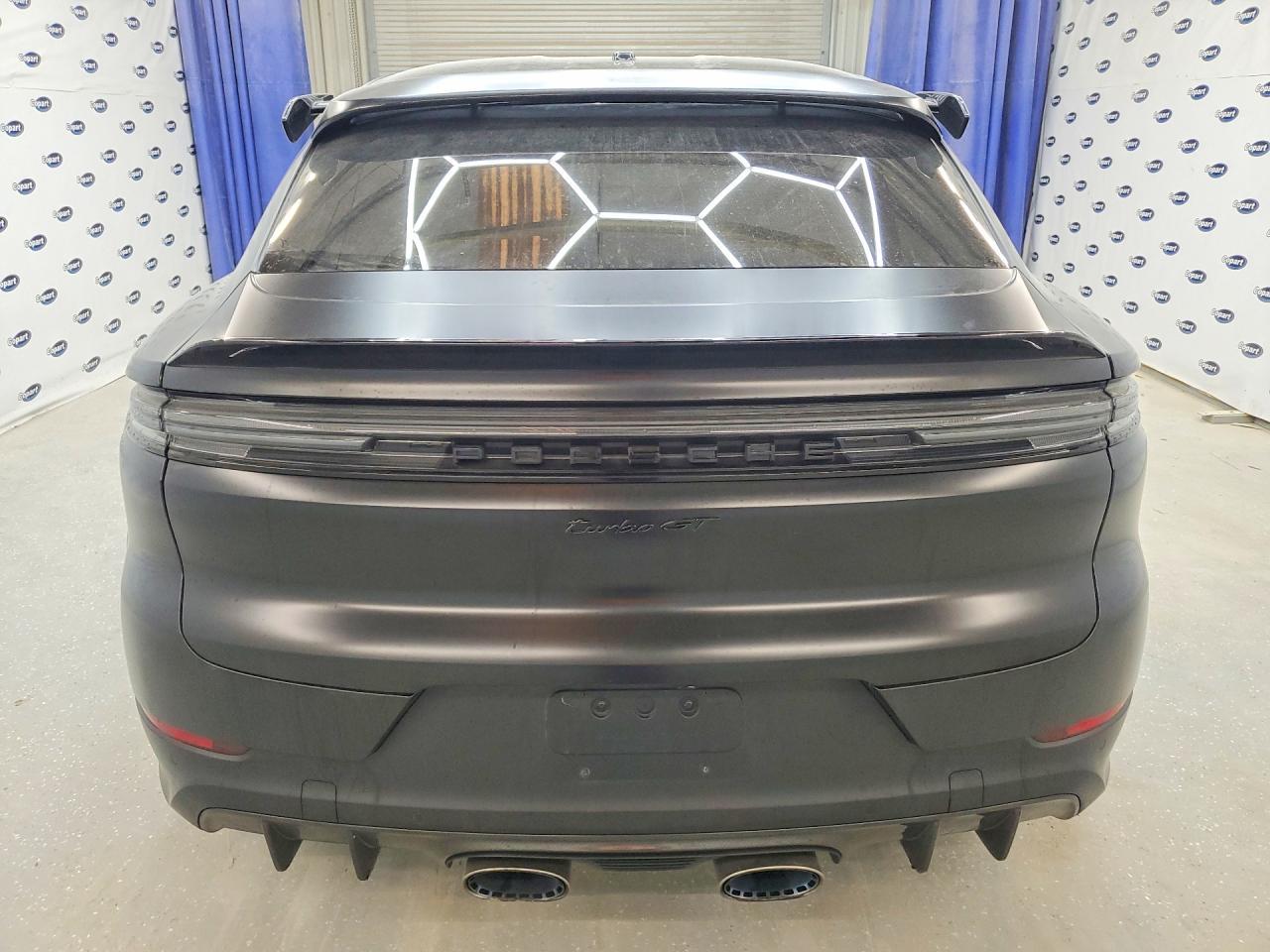 2024 PORSCHE CAYENNE