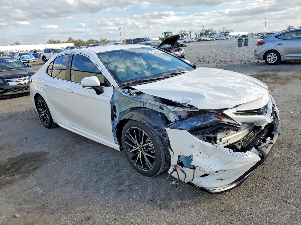 2024 TOYOTA CAMRY