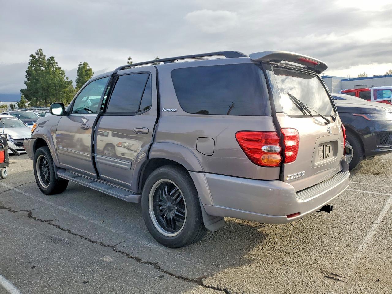 2002 TOYOTA Sequoia