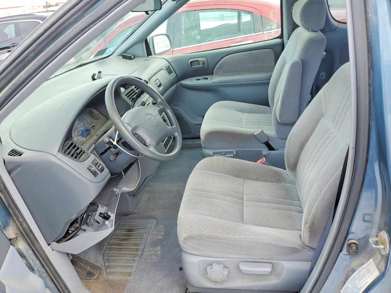 2003 TOYOTA SIENNA