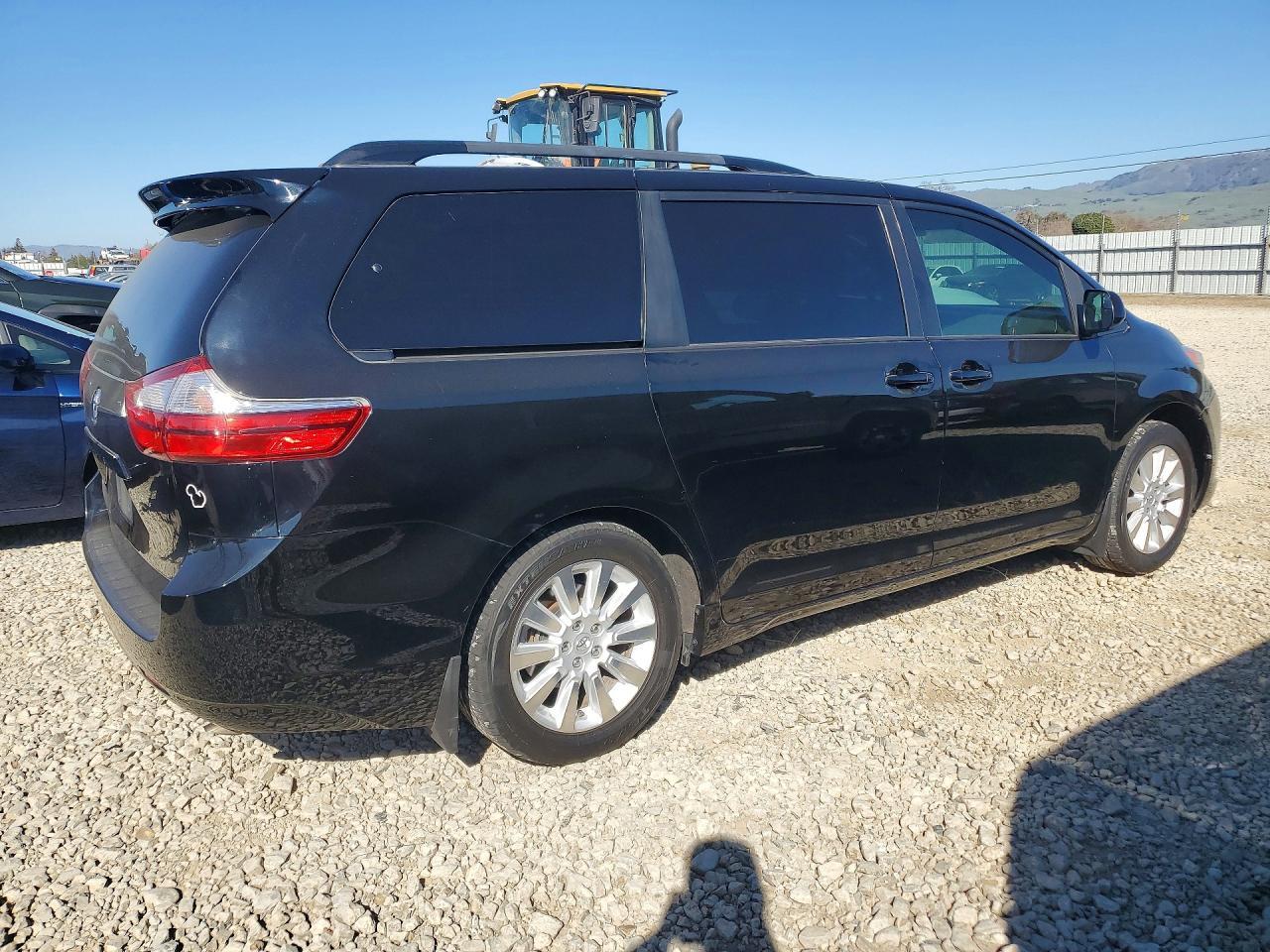 2015 TOYOTA SIENNA
