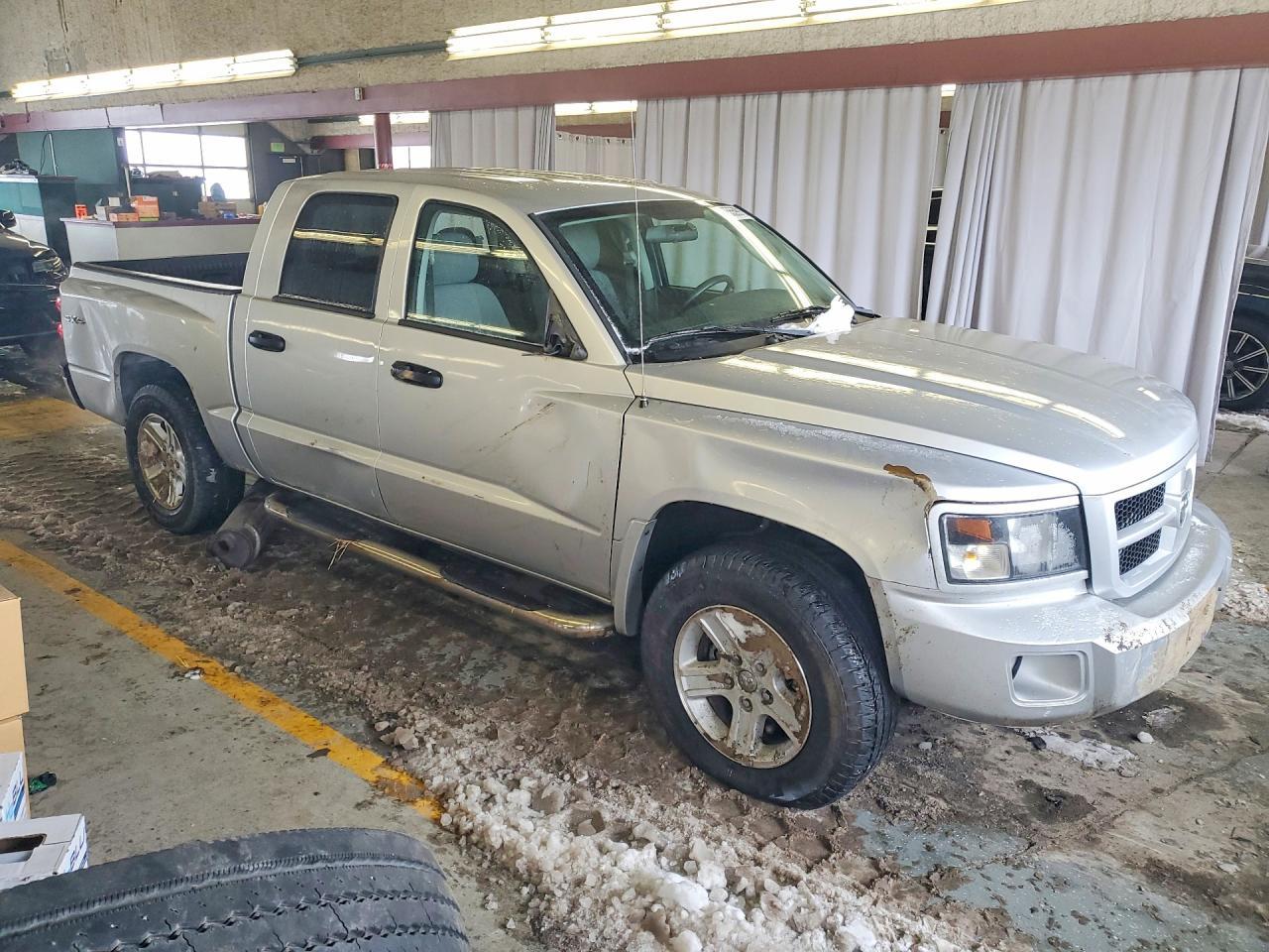 2011 DODGE Dakota