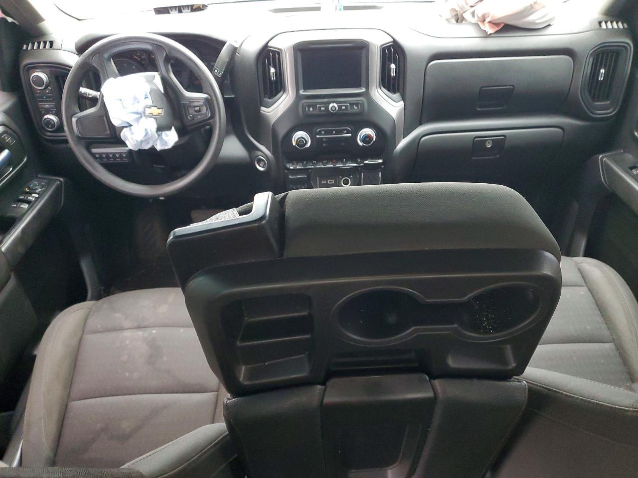 2024 CHEVROLET Silverado