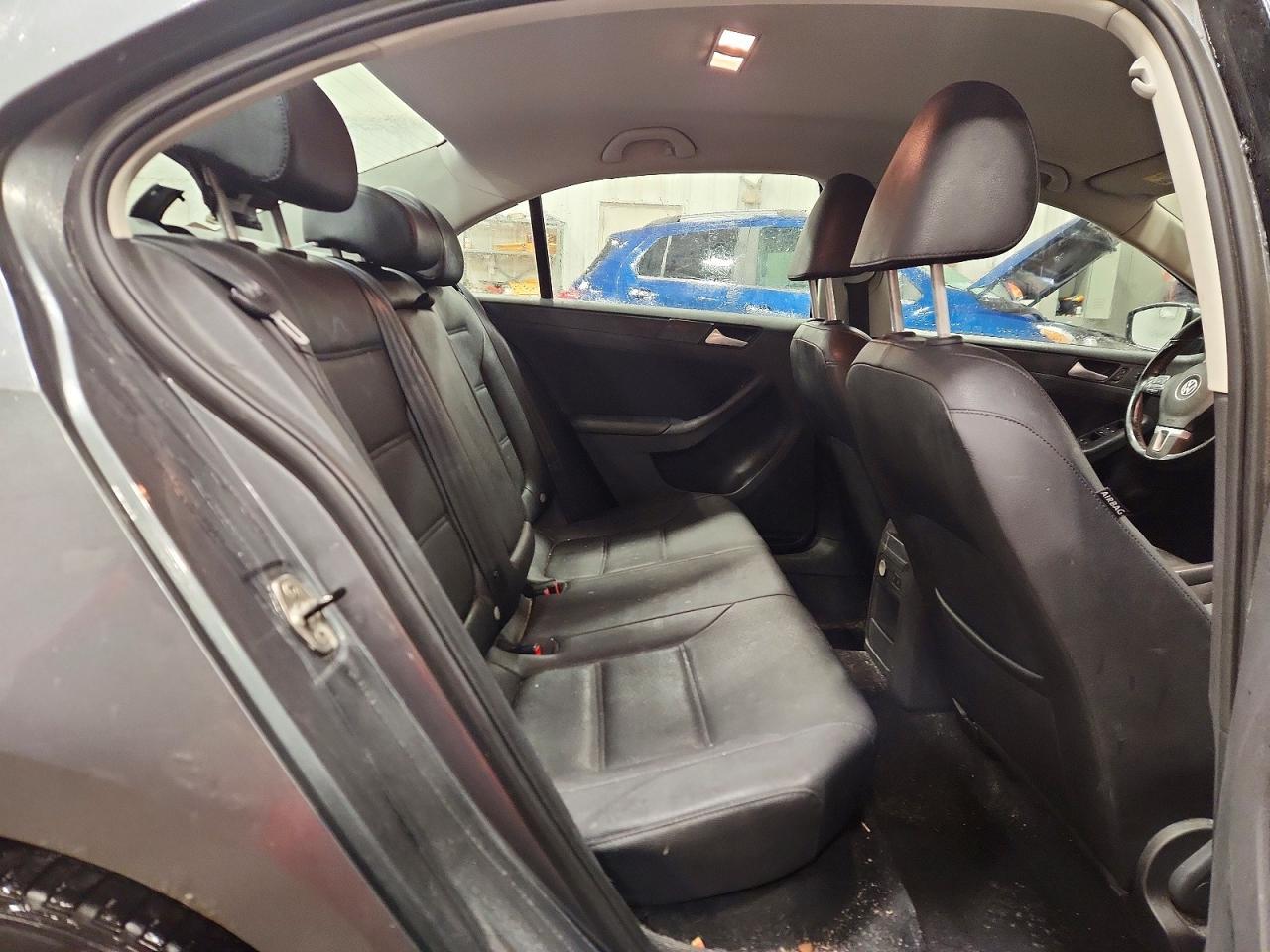 2011 VOLKSWAGEN JETTA