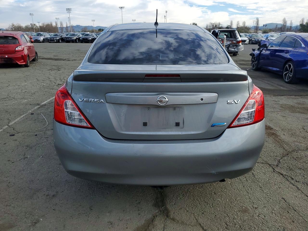 2013 NISSAN VERSA