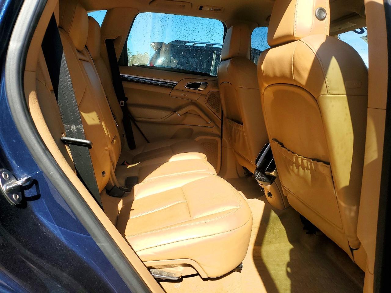 2013 PORSCHE CAYENNE