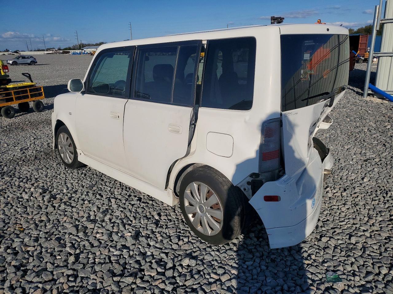 2005 SCION xB