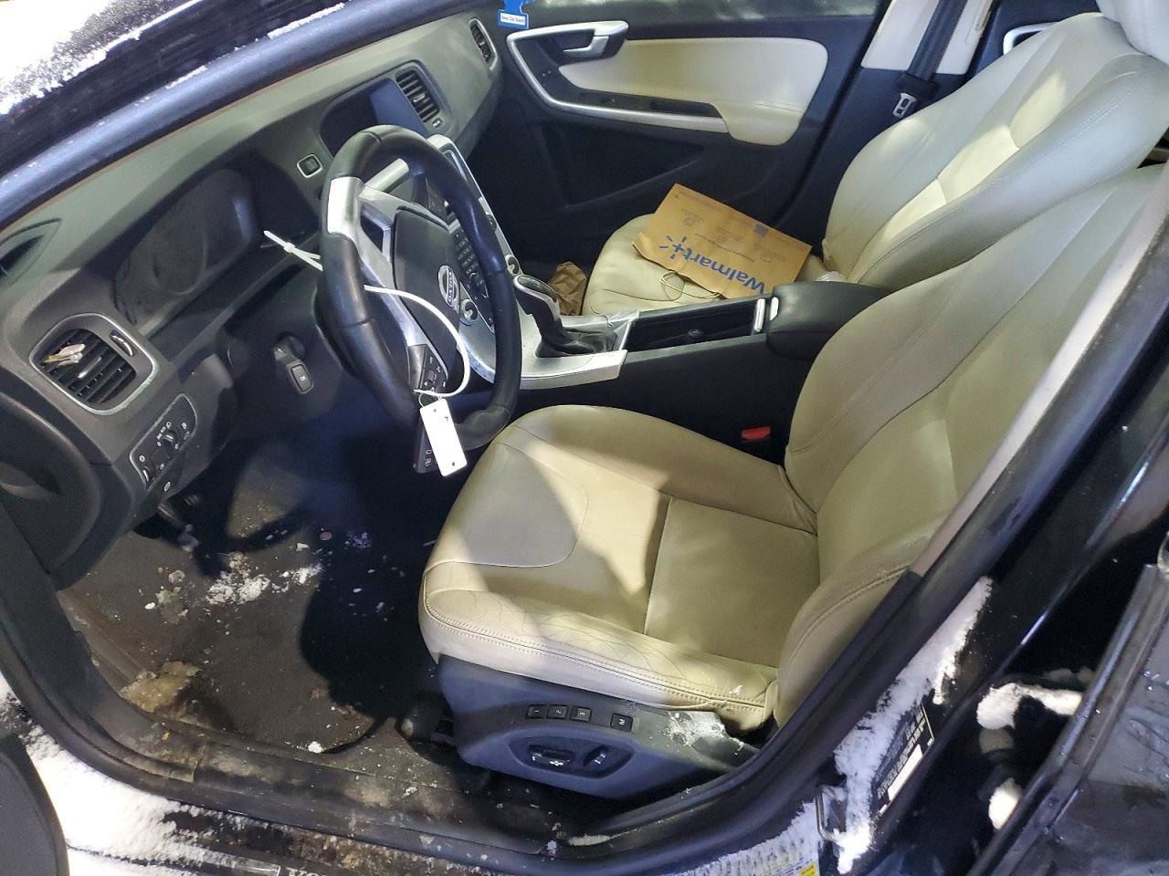 2017 VOLVO S60