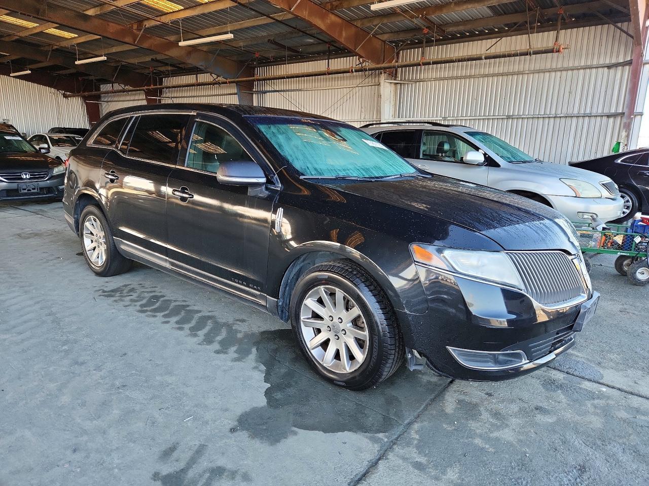 2014 LINCOLN MKT