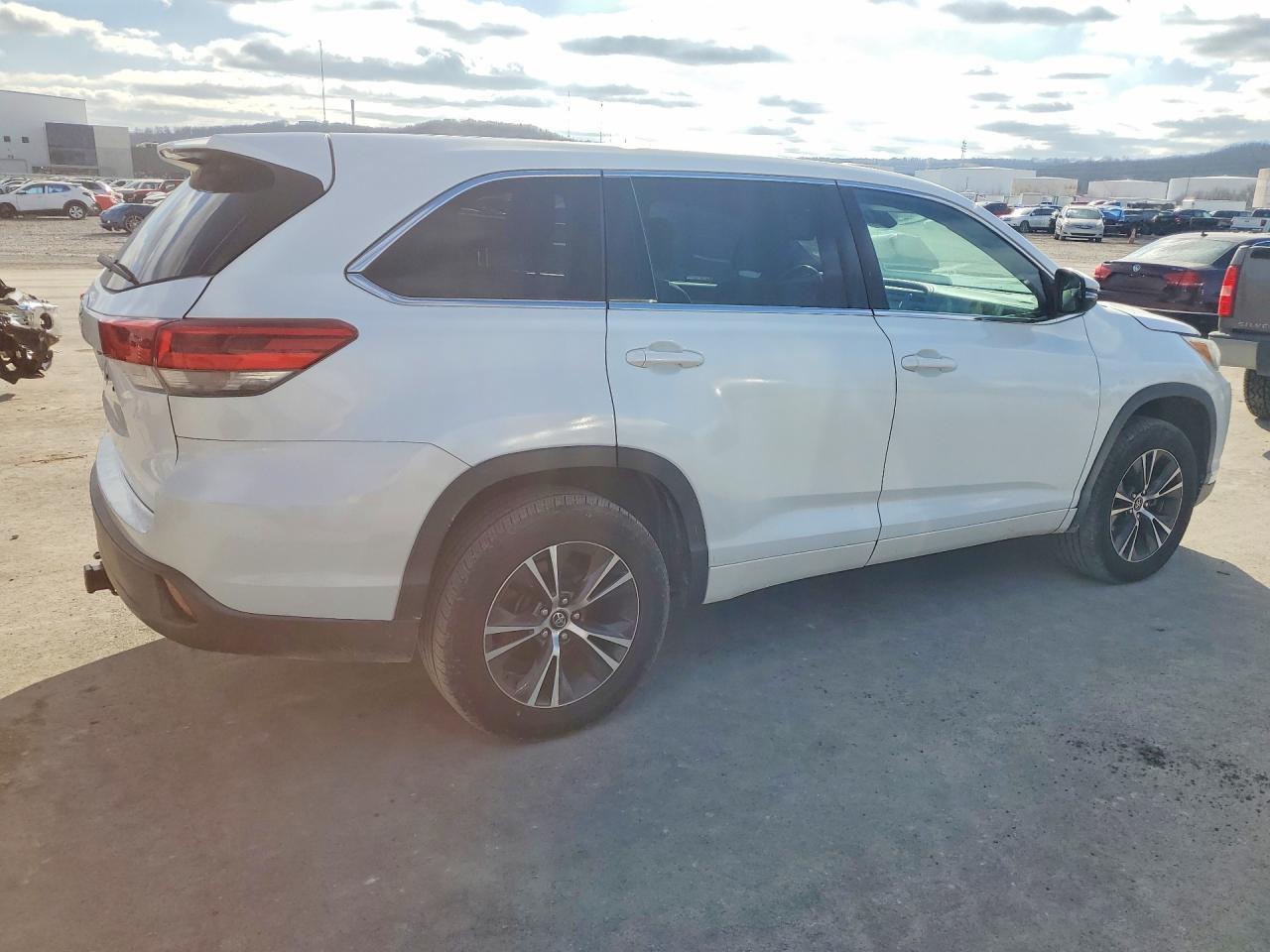 2018 TOYOTA HIGHLANDER