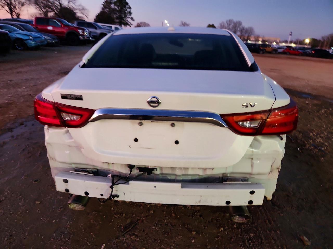 2017 NISSAN Maxima