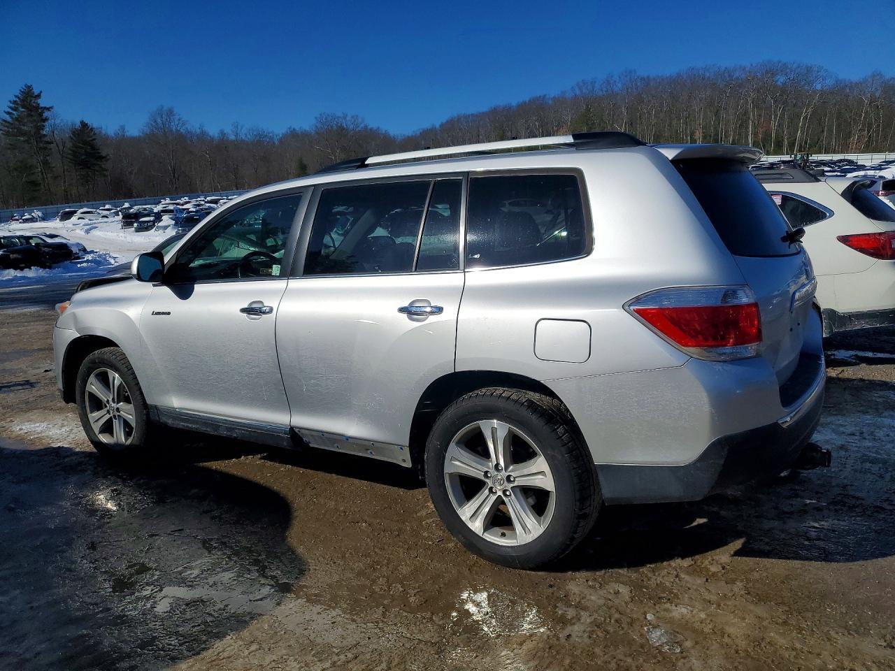 2013 TOYOTA HIGHLANDER