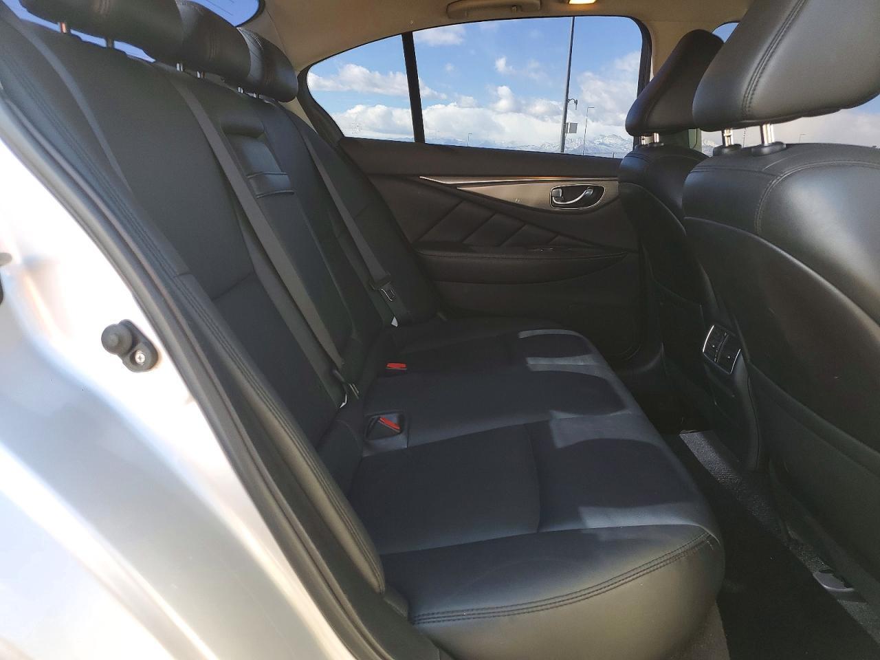 2017 INFINITI Q50