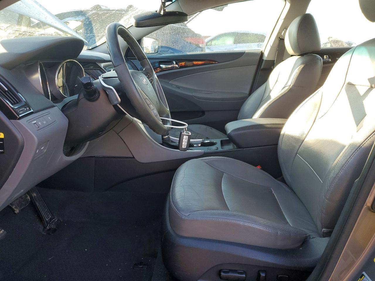 2011 HYUNDAI SONATA