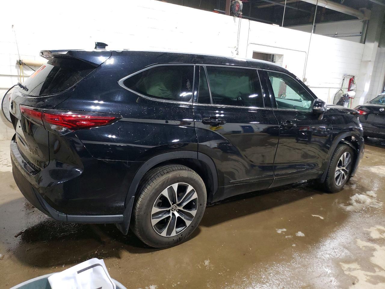 2022 TOYOTA HIGHLANDER