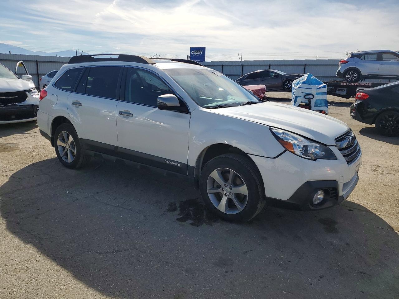 2013 SUBARU Outback