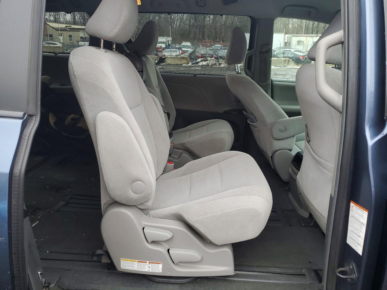 2015 TOYOTA SIENNA