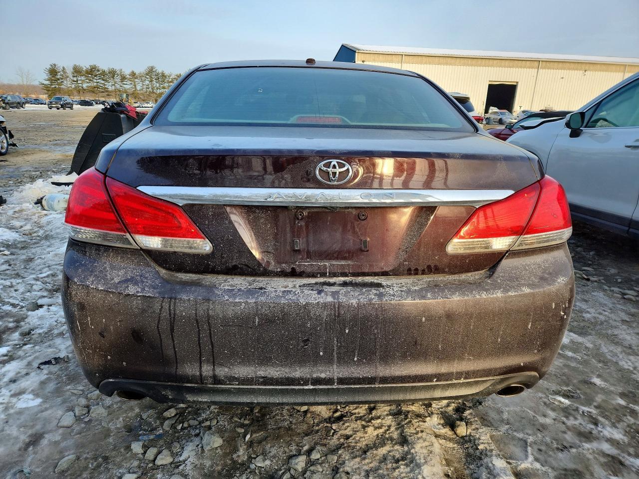 2011 TOYOTA Avalon