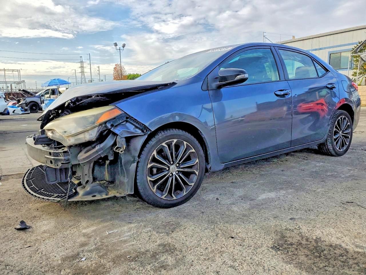 2015 TOYOTA COROLLA