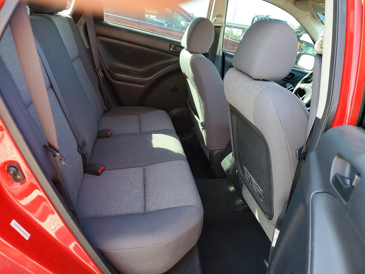 2004 PONTIAC VIBE