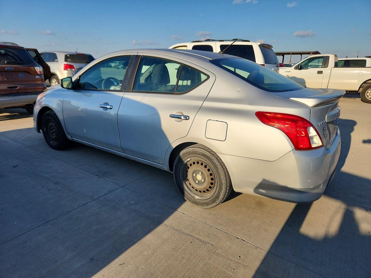 2015 NISSAN VERSA