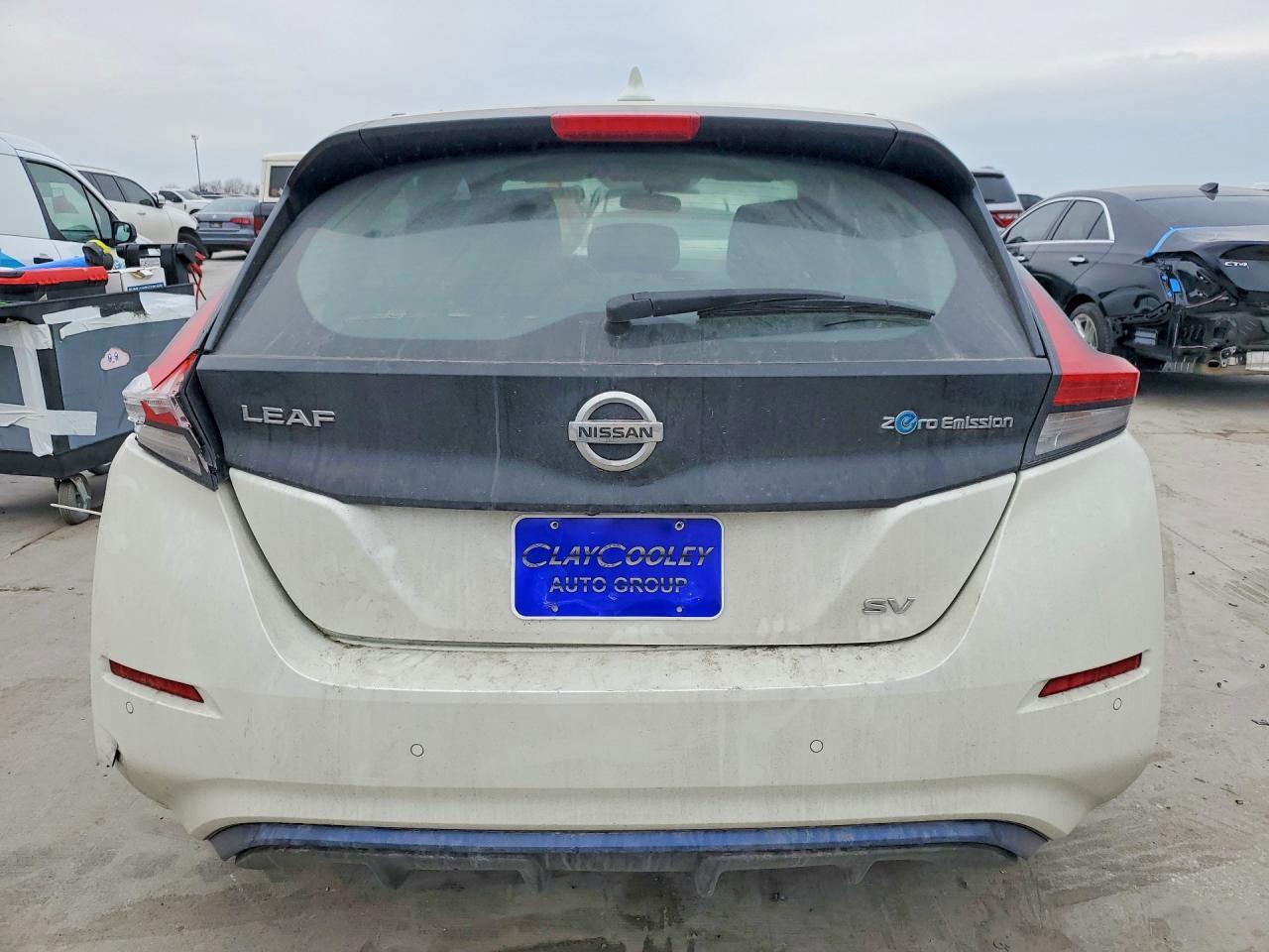 2022 NISSAN LEAF