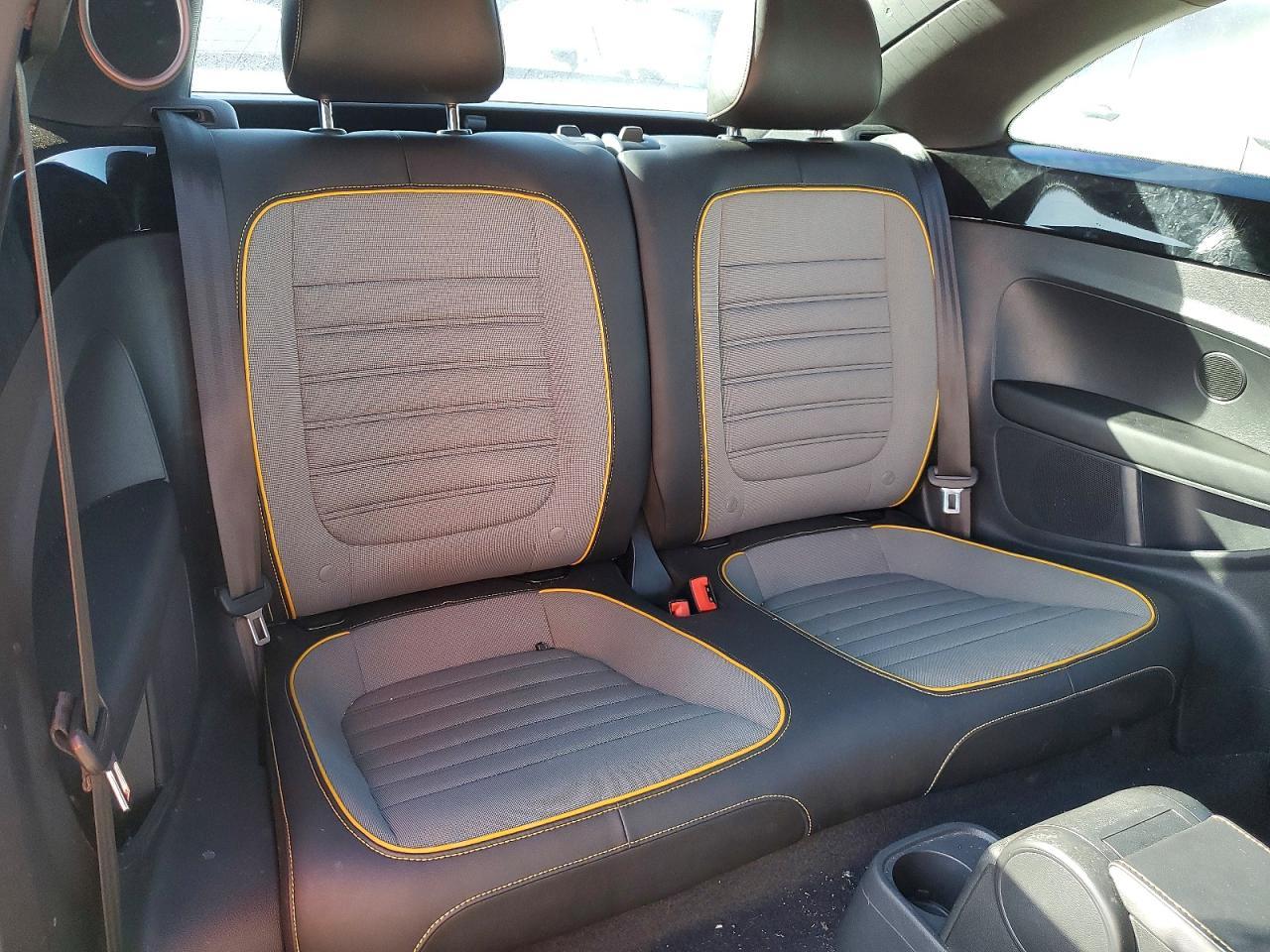 2017 VOLKSWAGEN Beetle