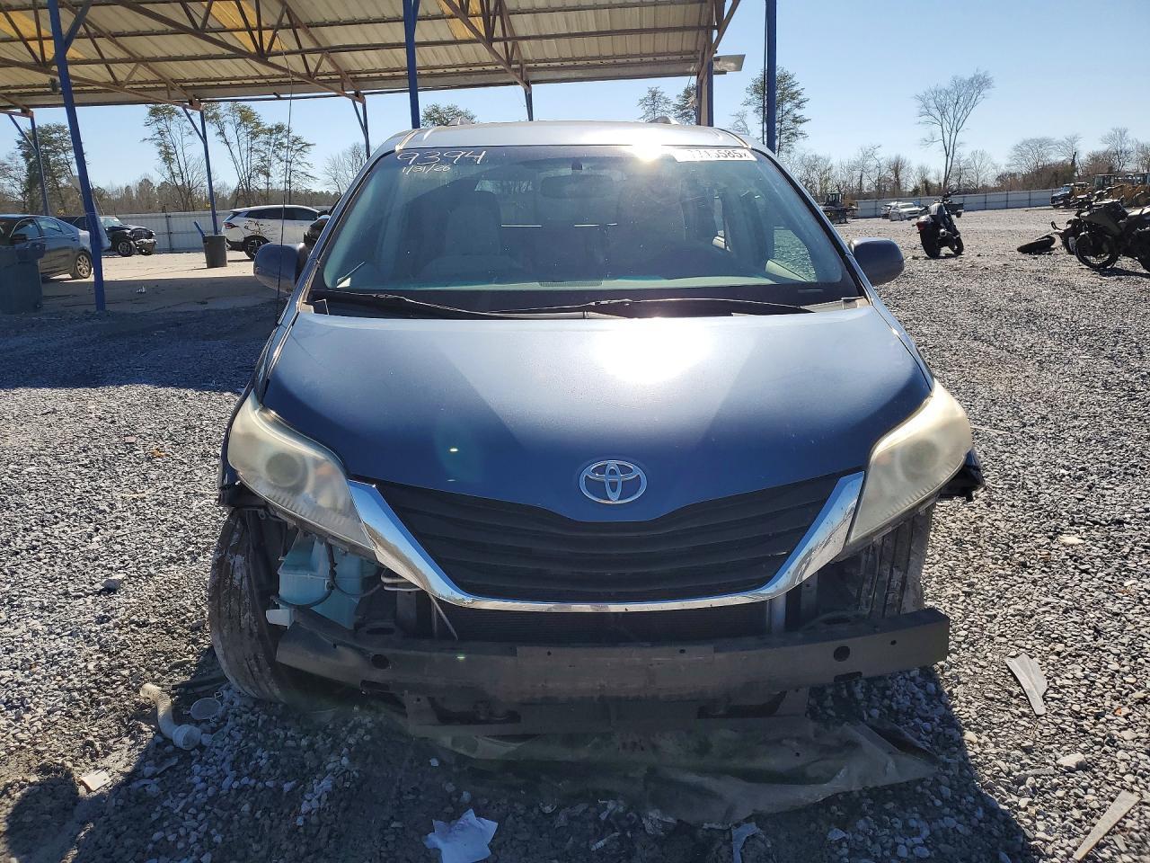2014 TOYOTA SIENNA
