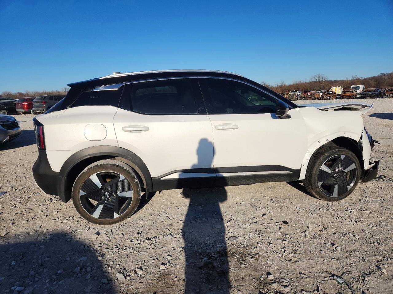 2025 NISSAN KICKS