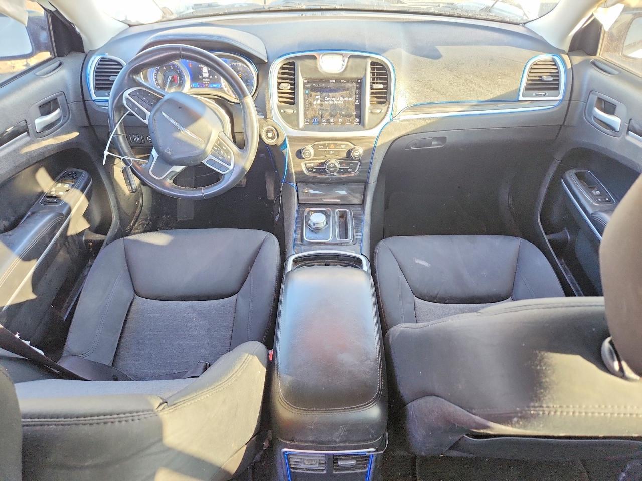2019 CHRYSLER 300