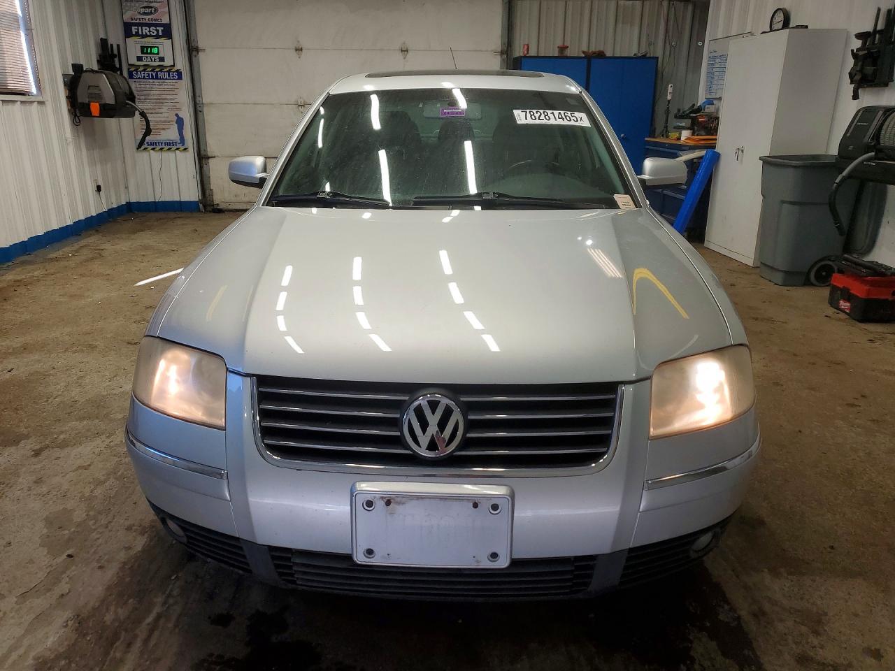 2003 VOLKSWAGEN Passat