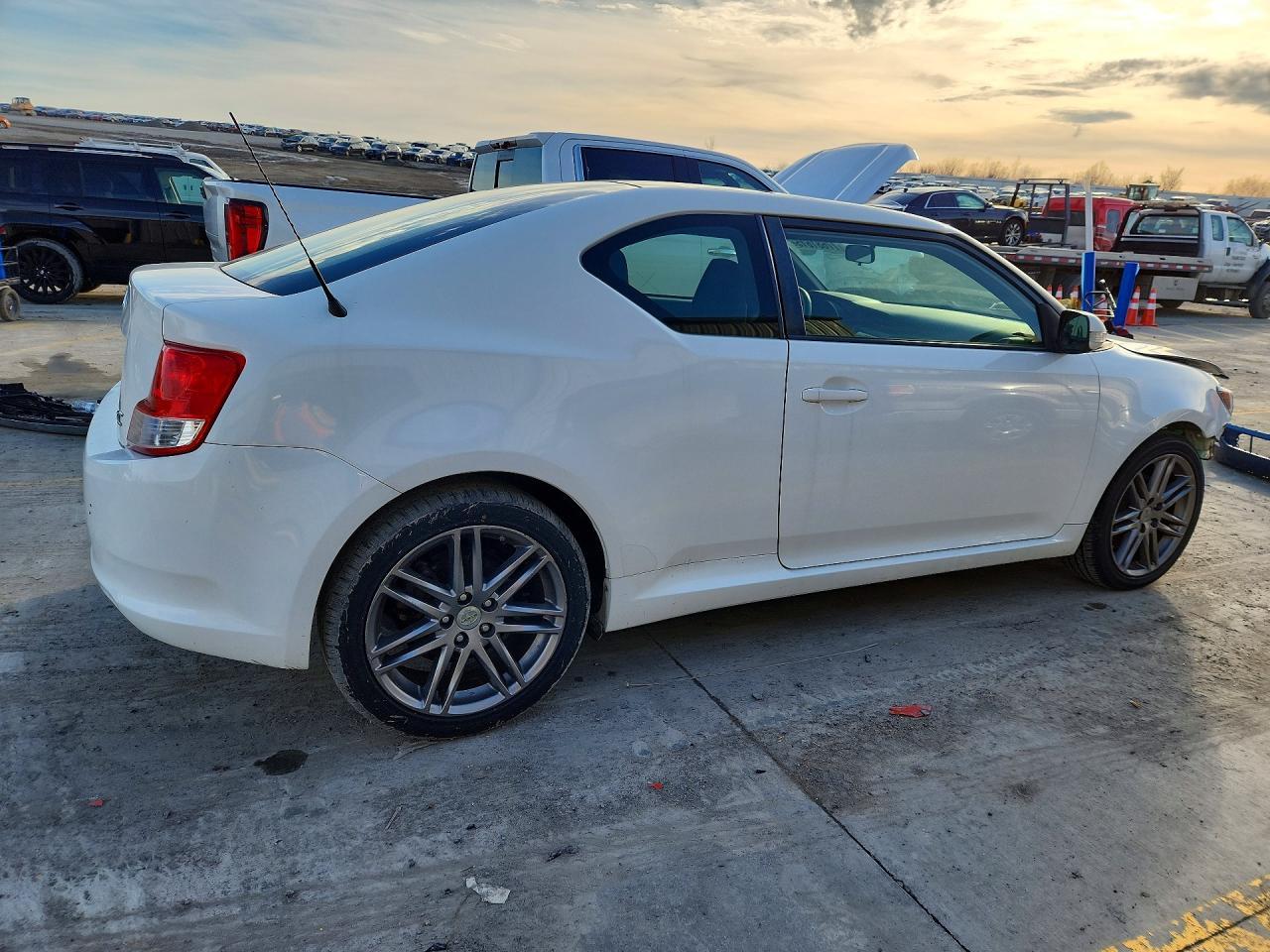 2013 TOYOTA SCION