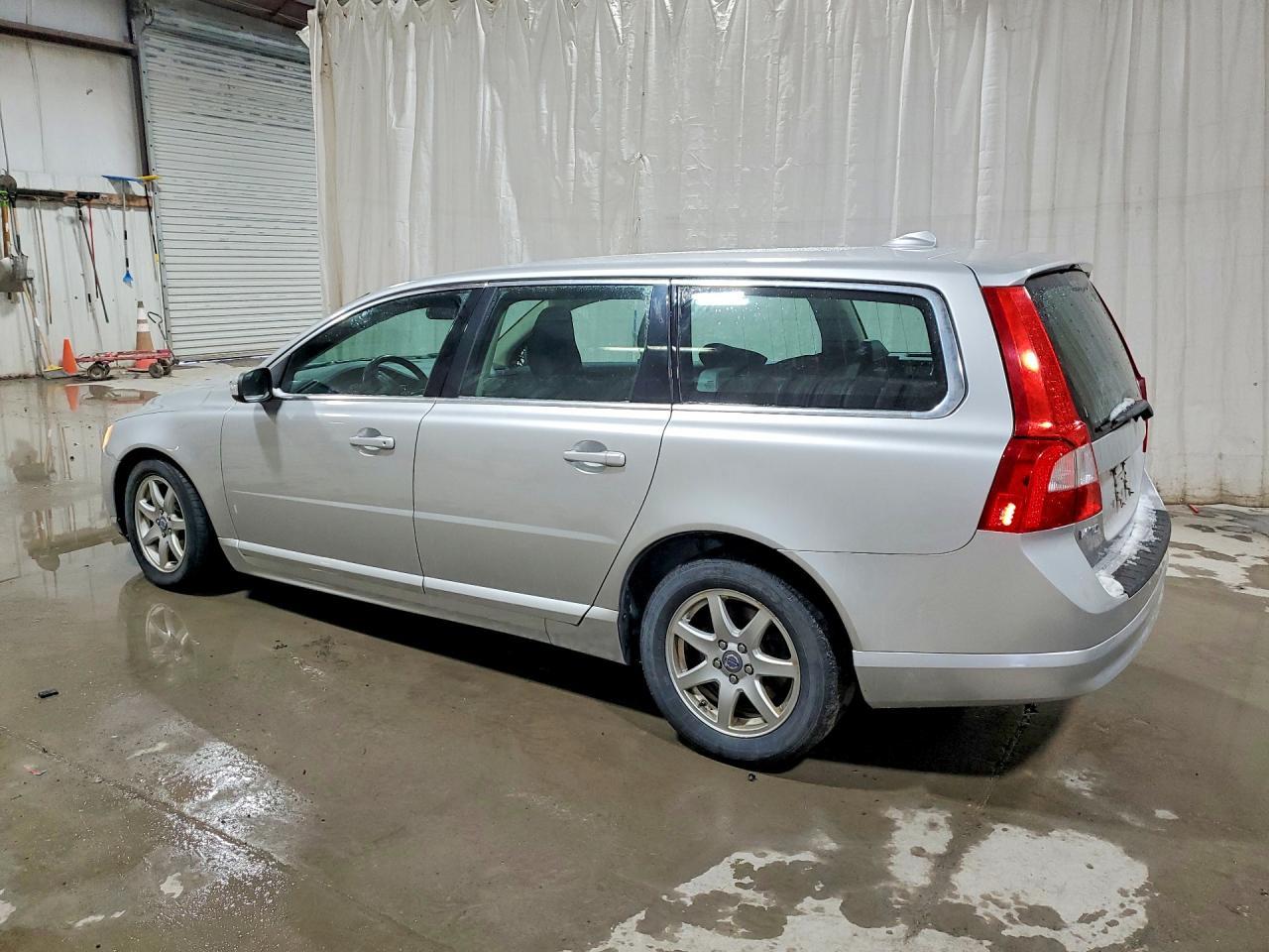 2009 VOLVO V70