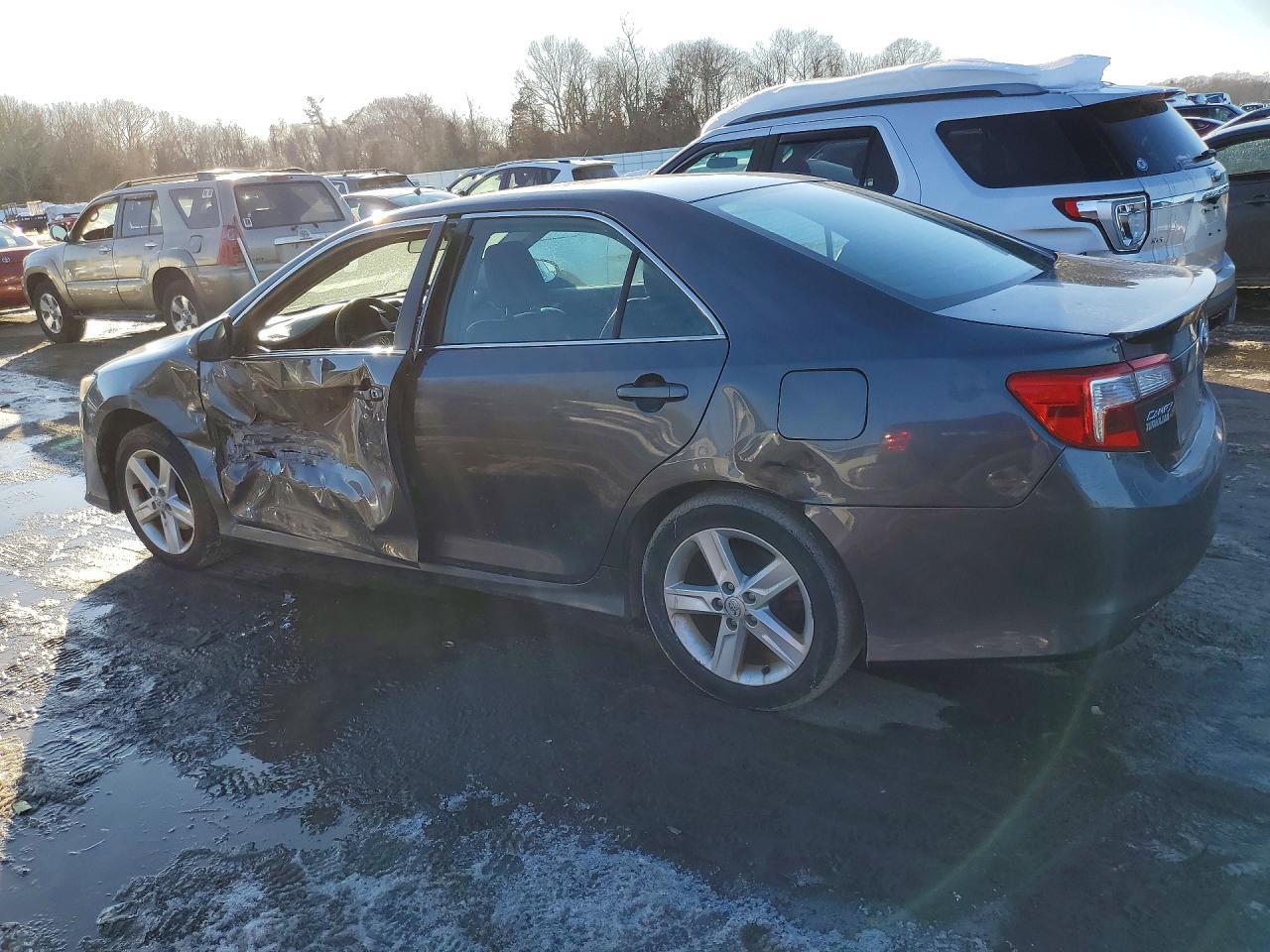 2013 TOYOTA CAMRY