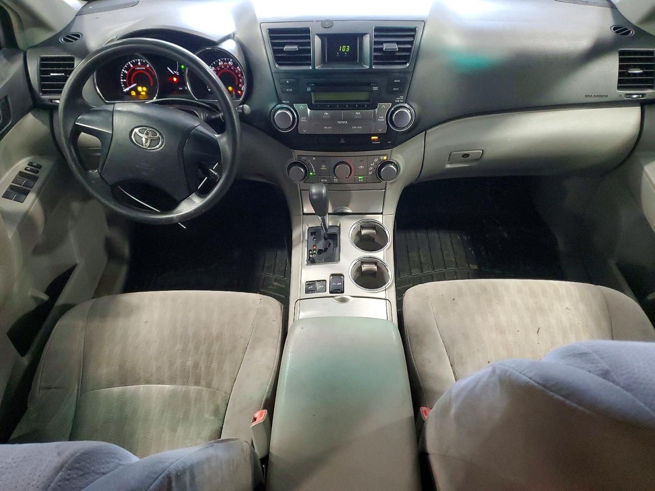 2011 TOYOTA HIGHLANDER