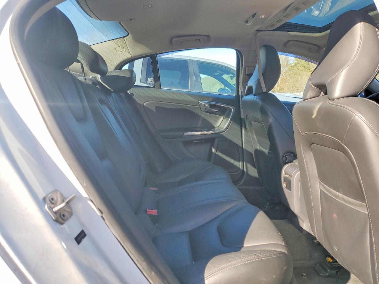 2014 VOLVO S60