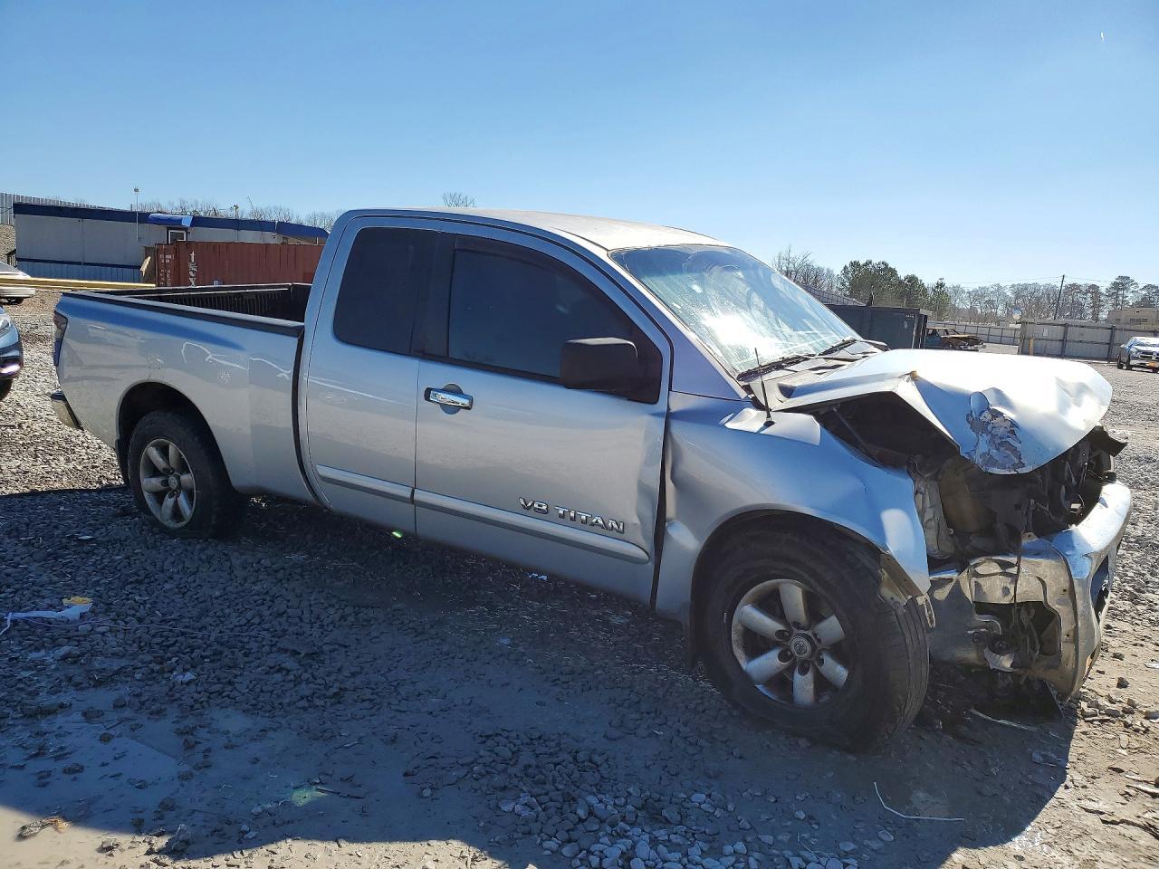 2011 NISSAN Titan