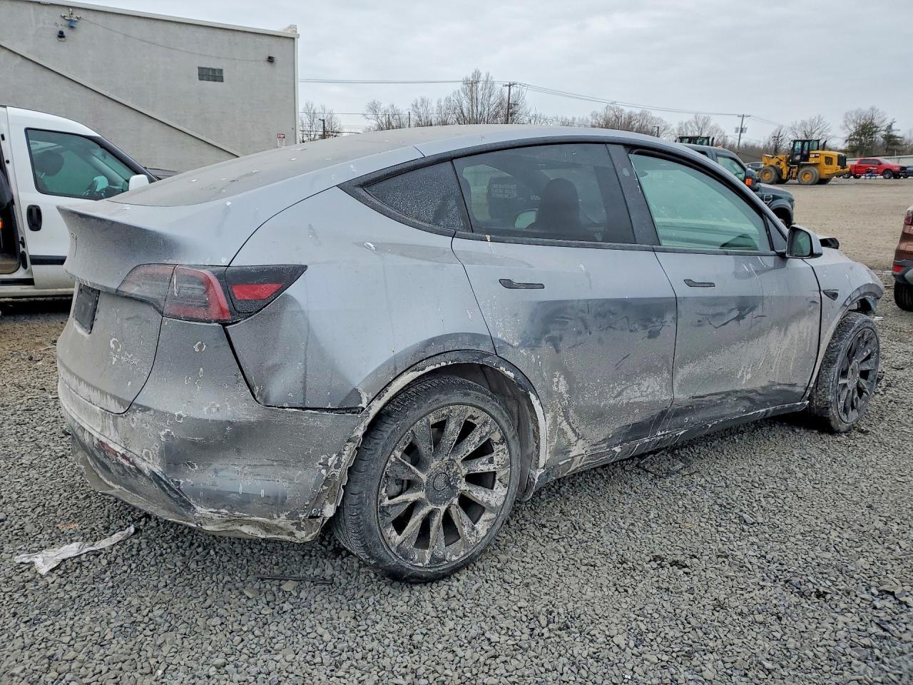 2024 TESLA MODEL Y