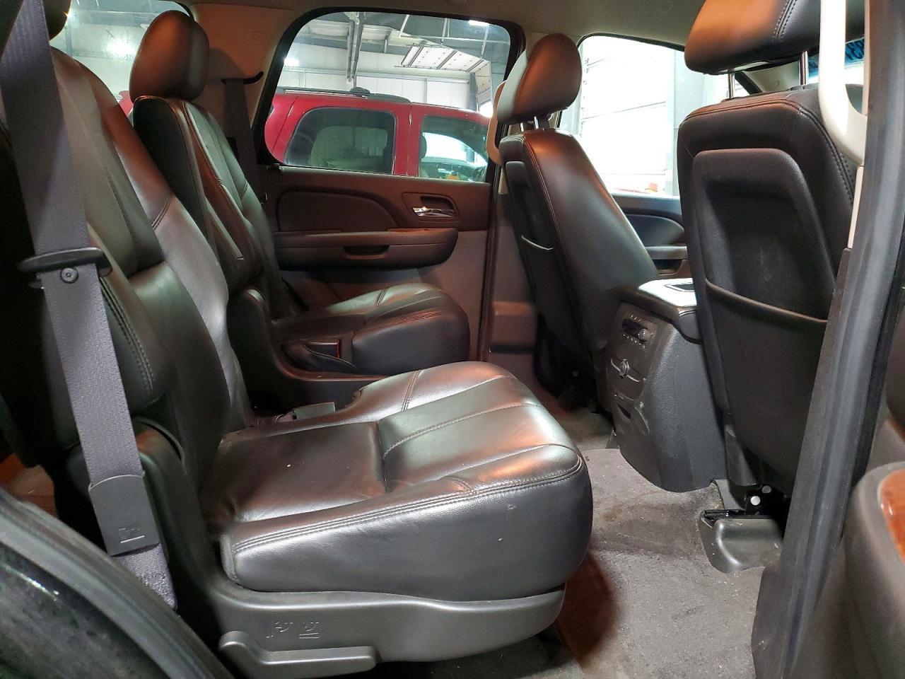 2011 CHEVROLET Tahoe