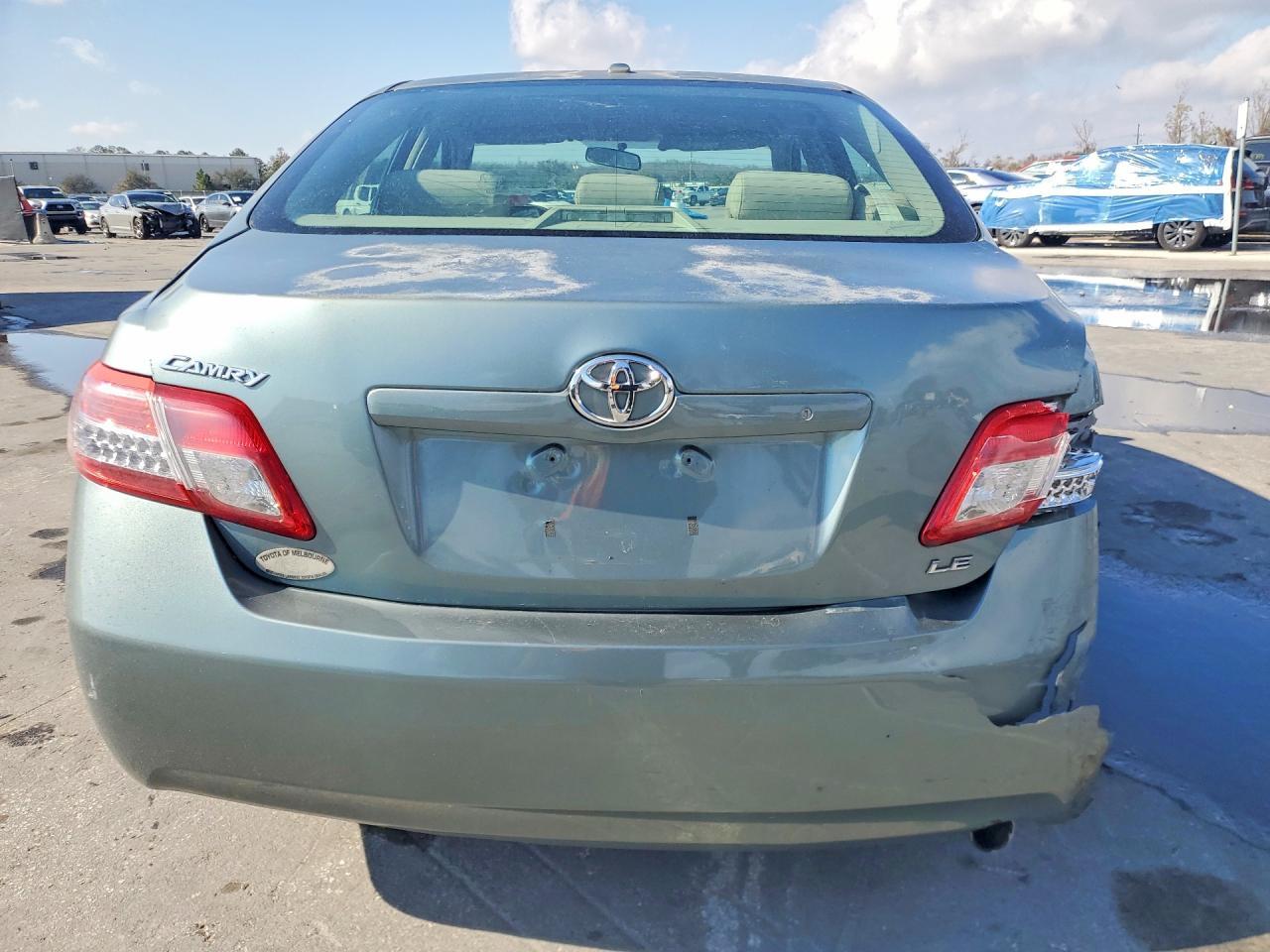 2011 TOYOTA CAMRY