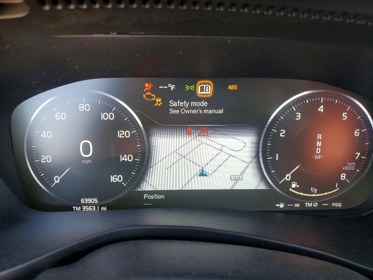 2021 VOLVO XC40