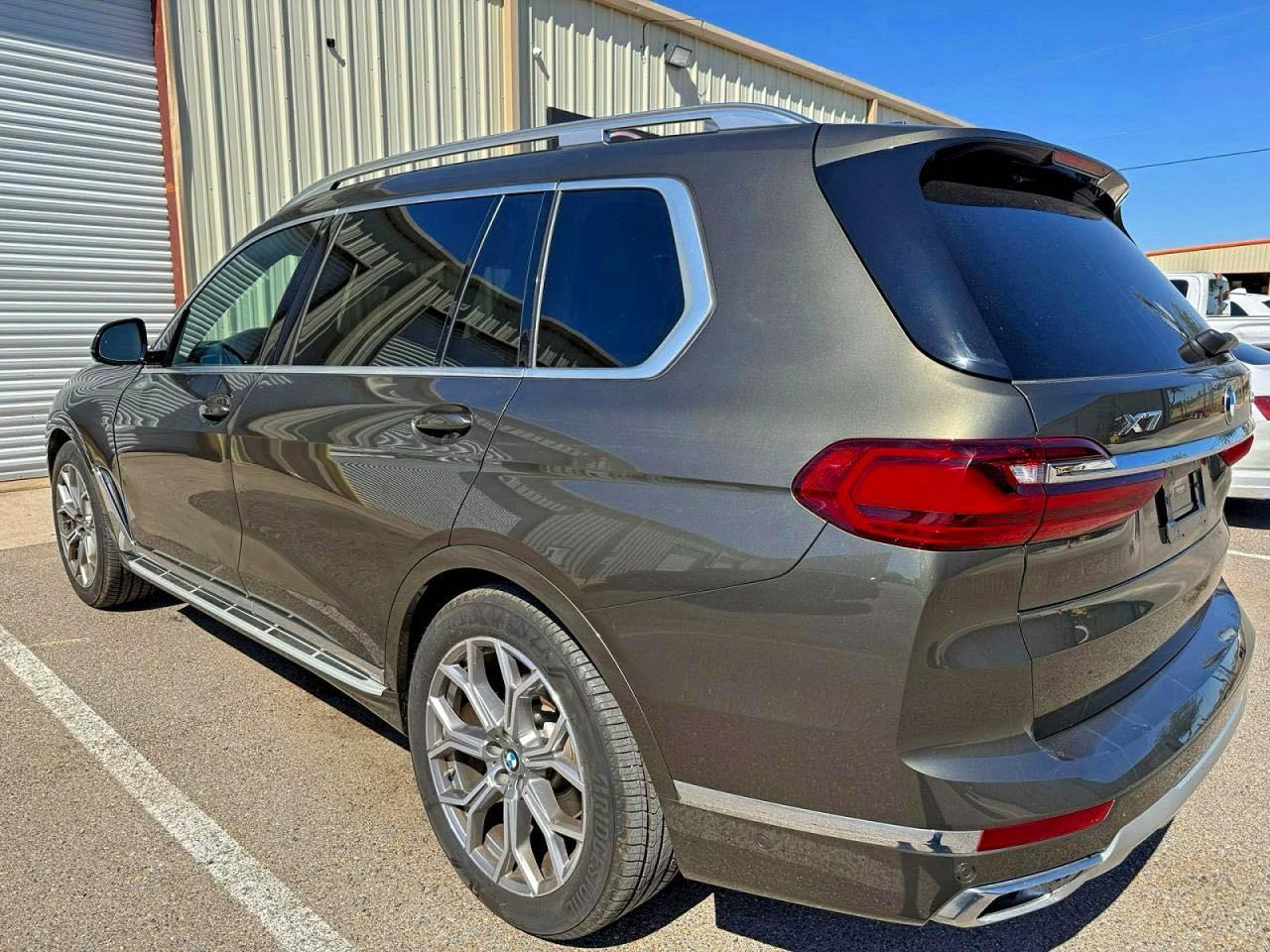2022 BMW X7
