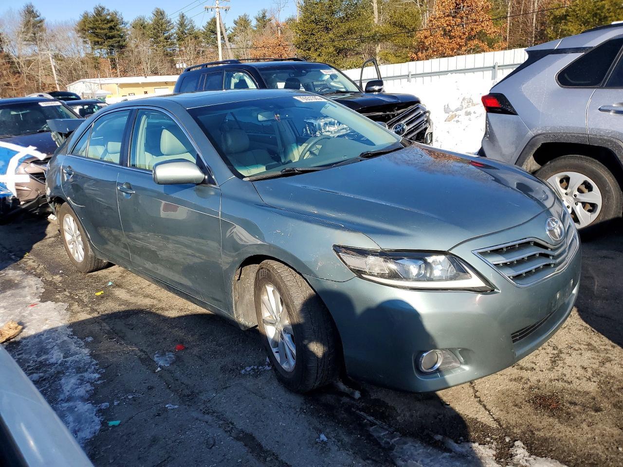 2011 TOYOTA CAMRY