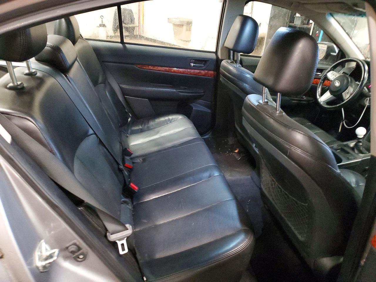 2010 SUBARU Legacy