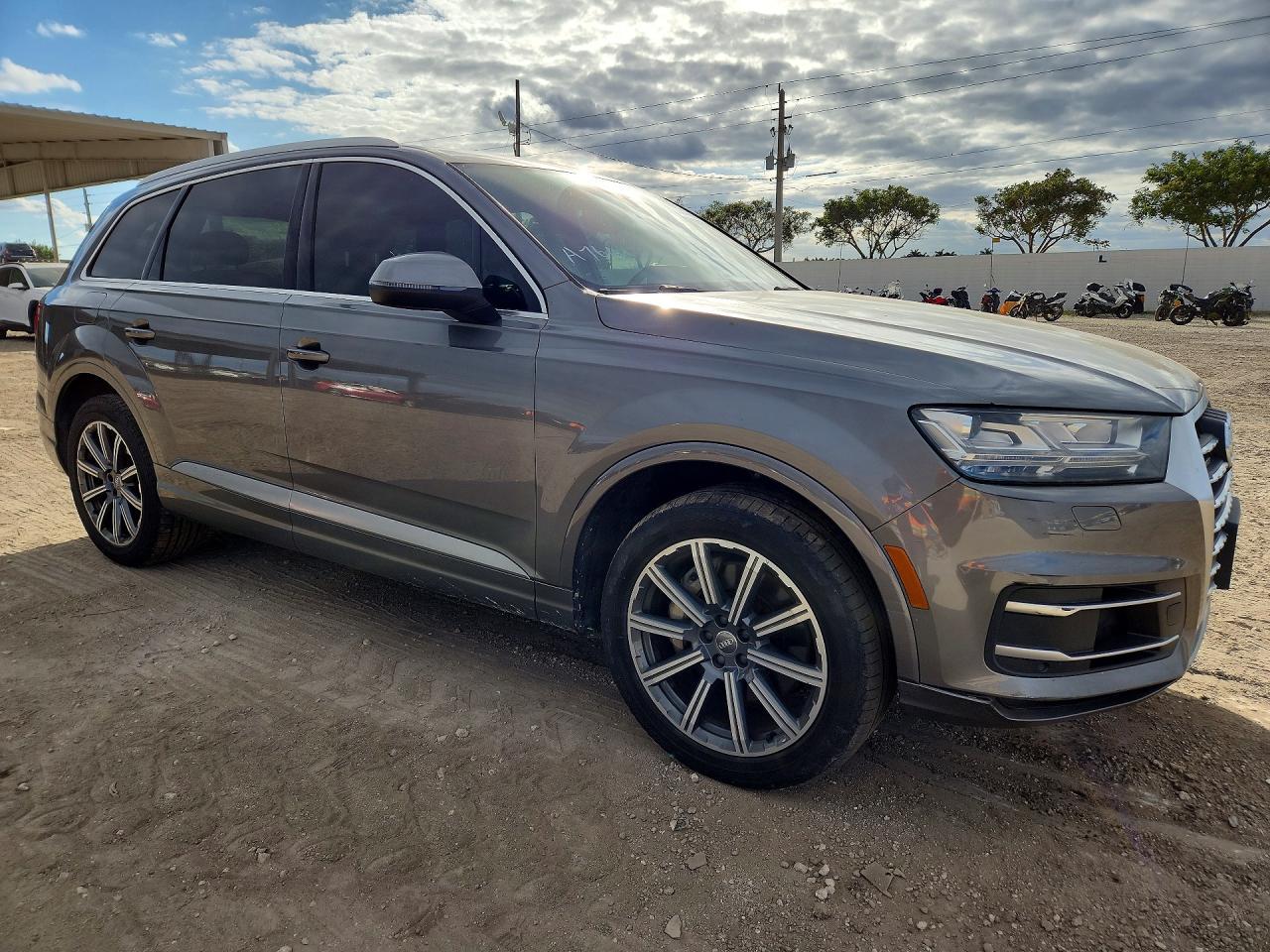 2017 AUDI Q7