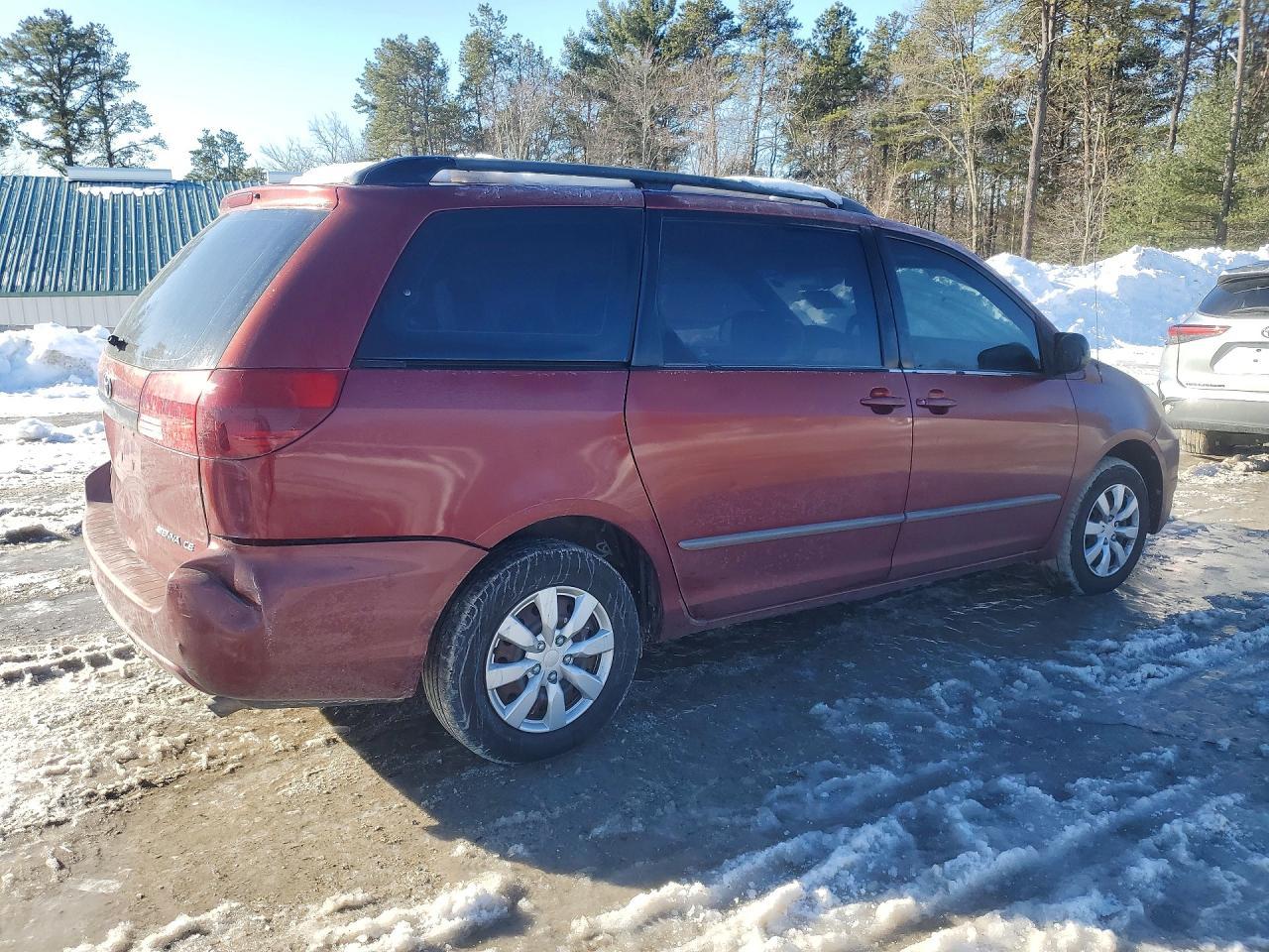 2004 TOYOTA SIENNA