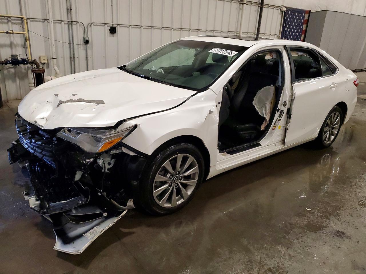 2016 TOYOTA CAMRY