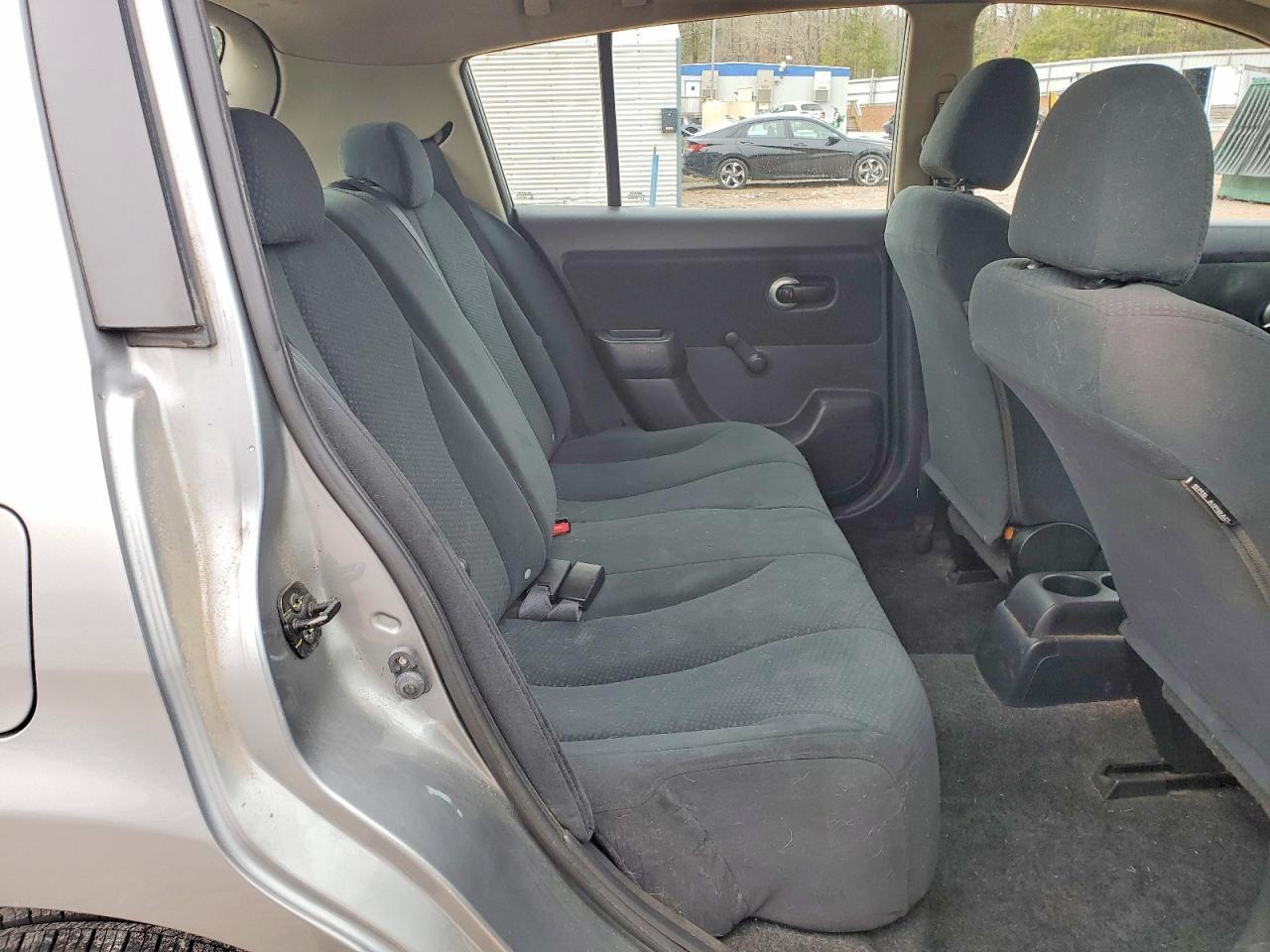 2010 NISSAN VERSA