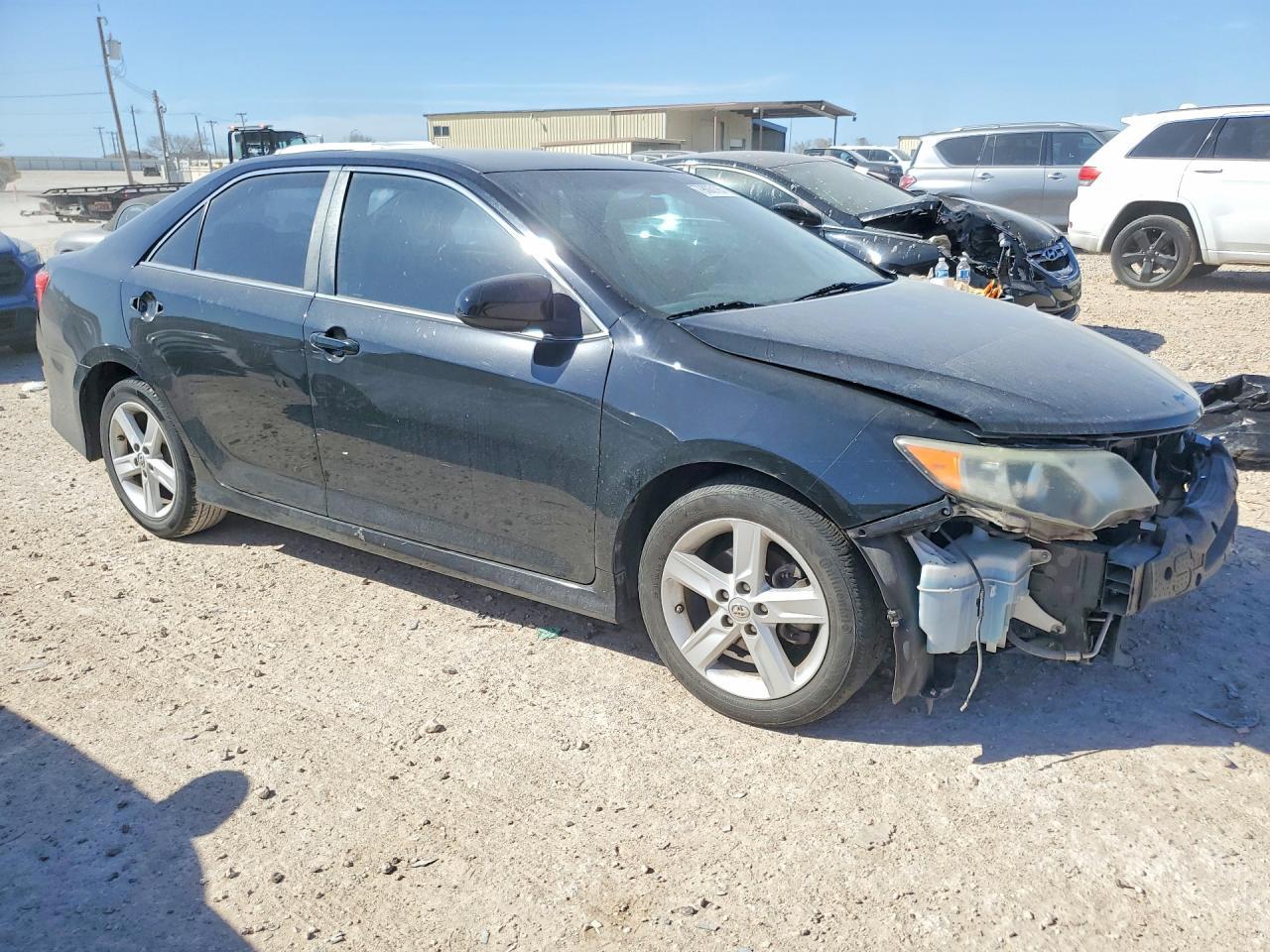 2014 TOYOTA CAMRY