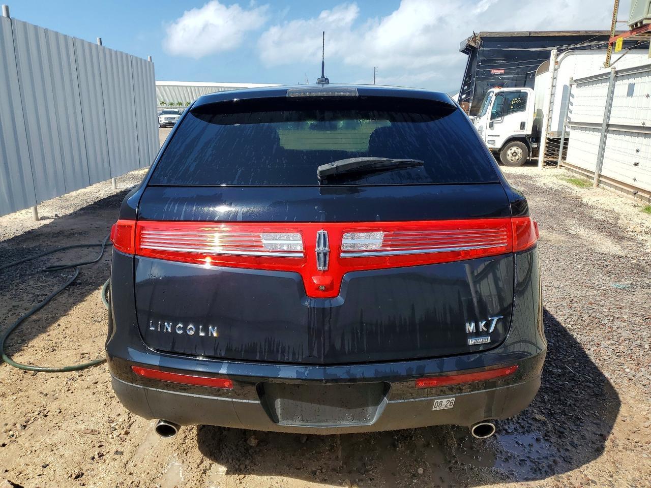 2016 LINCOLN MKT
